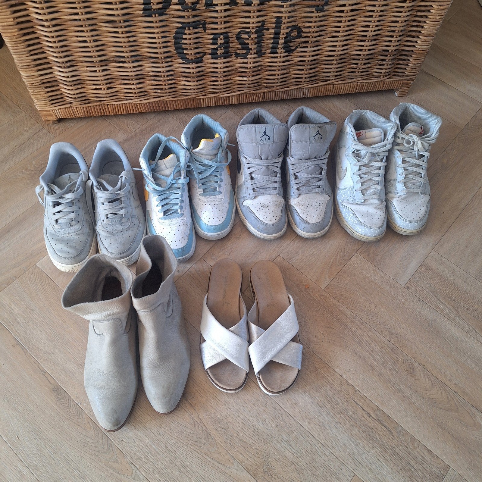 Diverse schoenen: sneakers, laarzen en sandalen, Ophalen of Verzenden, Sneakers of Gympen, Gedragen, Wit