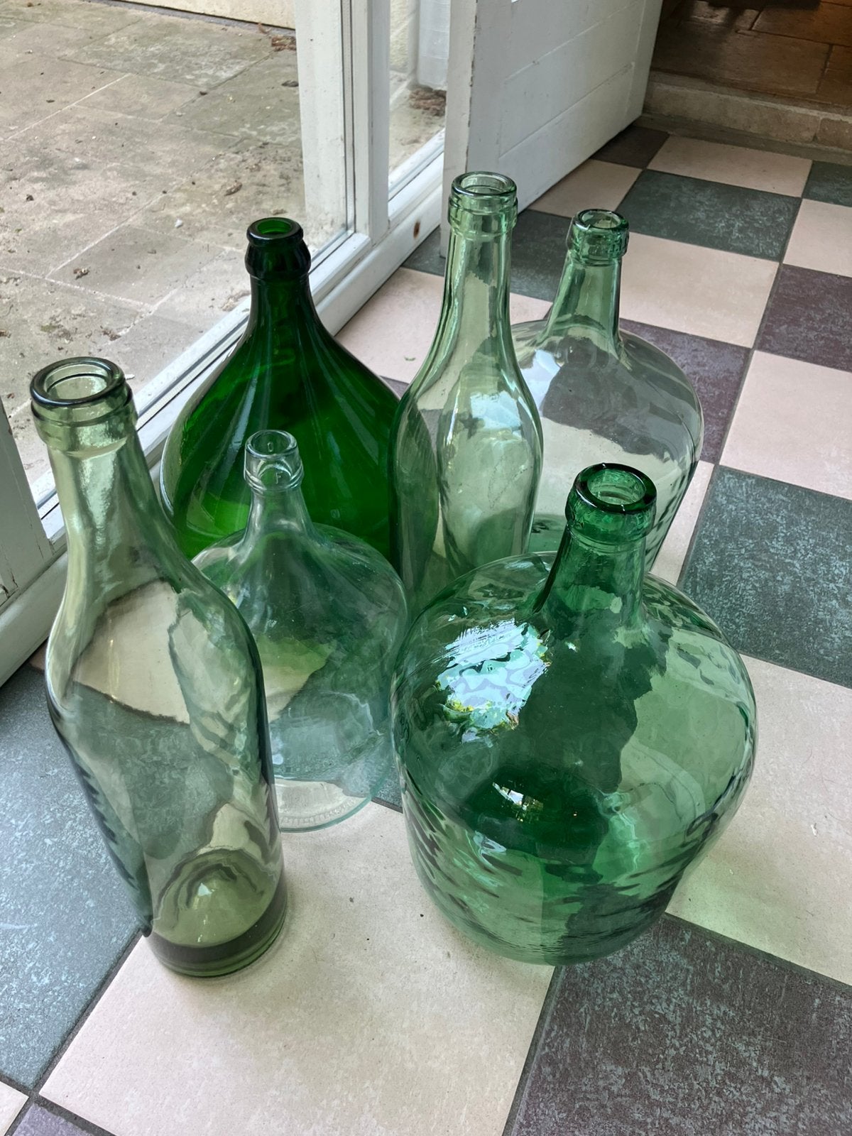 6 wijnflessen en nog wat benodigdheden, Ophalen, Gebruikt, Overige kleuren, Glas