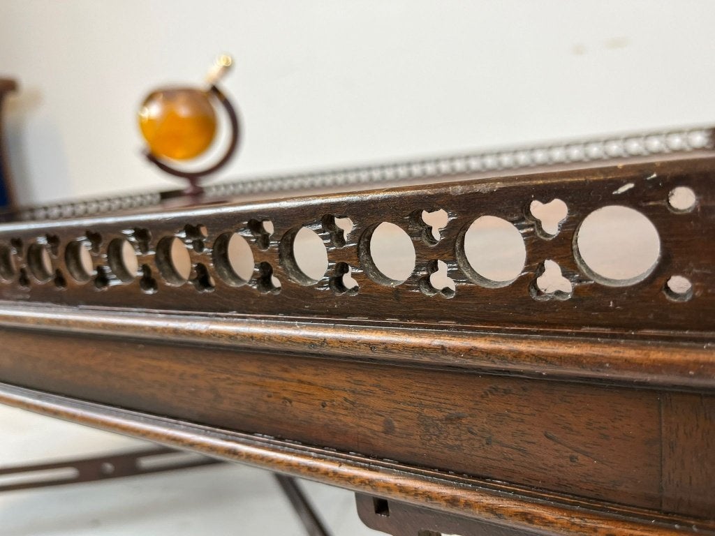 Mahoniehouten Chinese cocktailtafel in Chippendale-stijl, Antiek en Kunst, Antiek | Meubels | Tafels, Ophalen of Verzenden