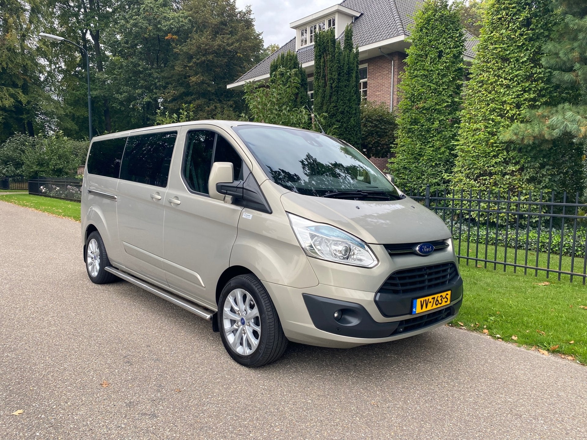 Ford Transit Custom L2H1 Limited ROLSTOEL BUS, 1e Eigenaar!, Auto's, Voorwielaandrijving, Gebruikt, 4 cilinders, Bedrijf