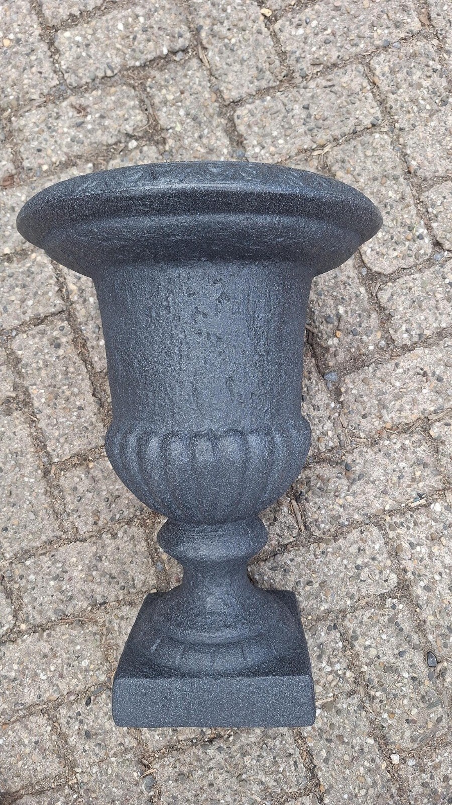 2 mooie tuinvazen kunstof, Tuin en Terras, Tuinvazen, Ophalen, Zo goed als nieuw