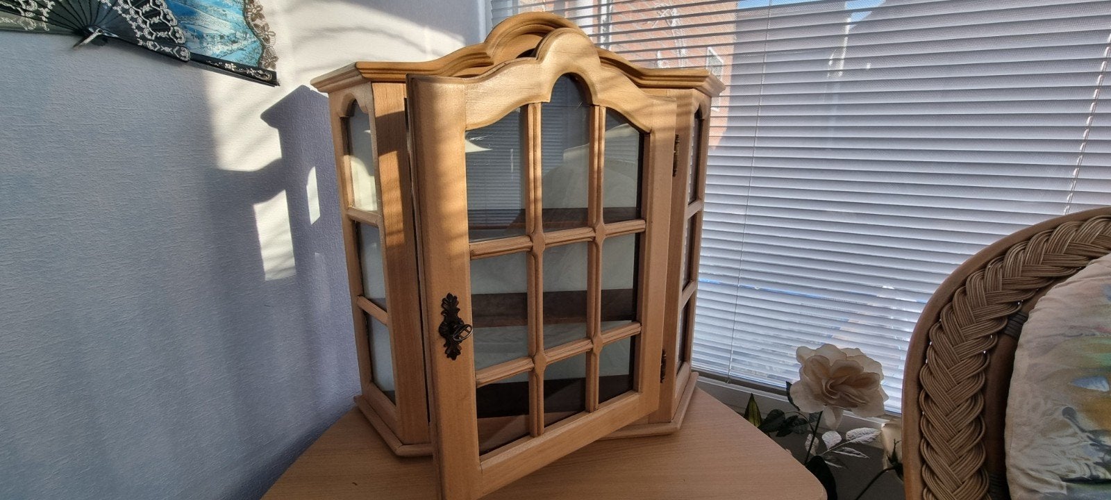 gestraald eiken houten hang vitrine kastje, Huis en Inrichting, Ophalen, Met deur(en), Eikenhout, 50 tot 100 cm