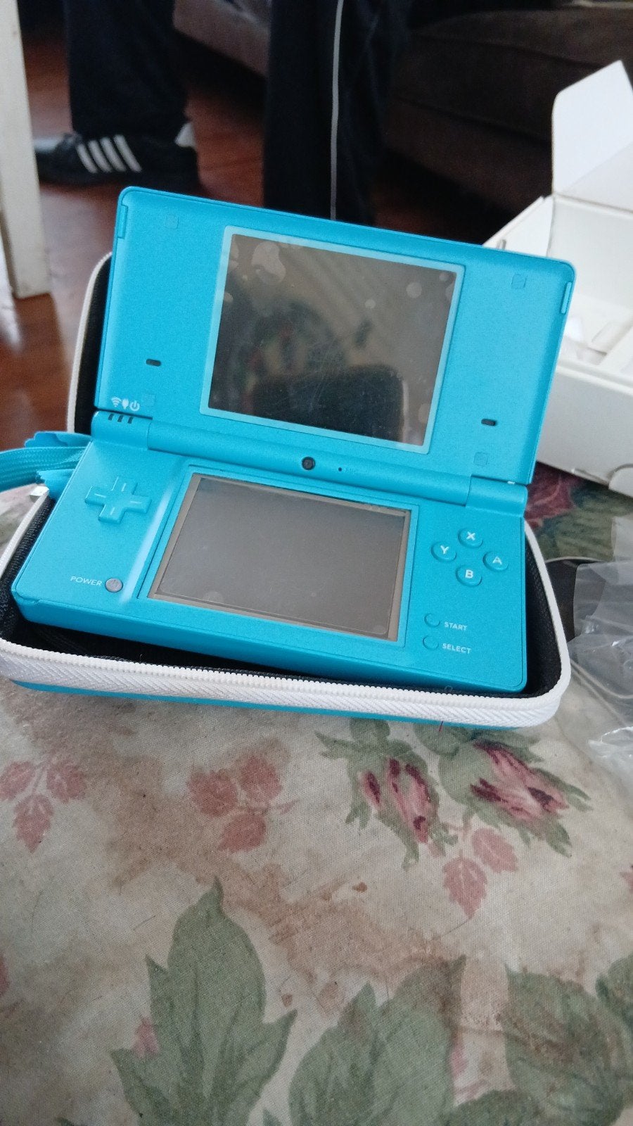 Nintendo DSi  Aqua Blauw met games en hoes, Spelcomputers en Games, Met games, Dsi XL, Gebruikt, Blauw