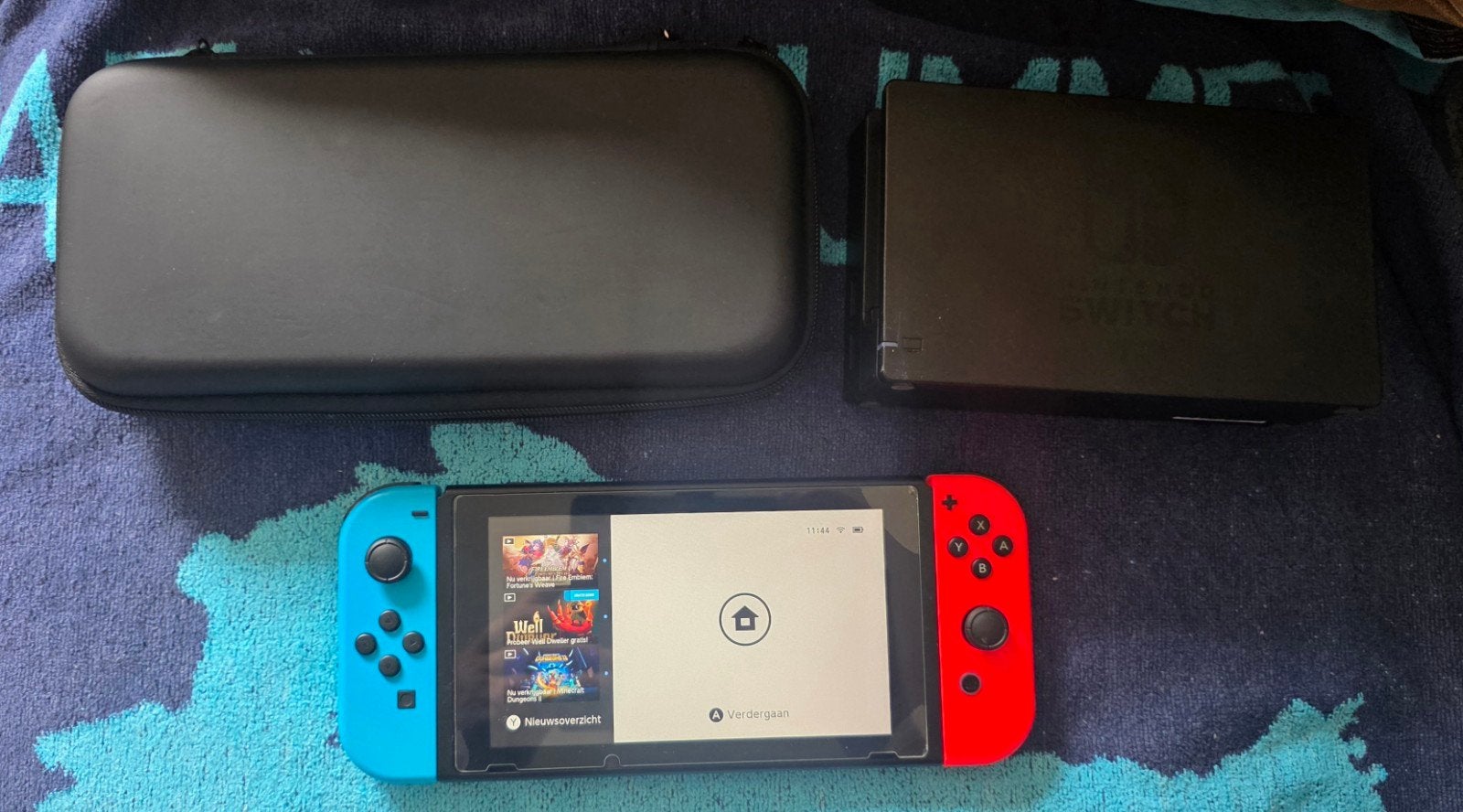 Nintendo Switch met Dock en Hoes - Zo goed als nieuw, Ophalen of Verzenden, Zo goed als nieuw, Met 2 controllers, Switch Original