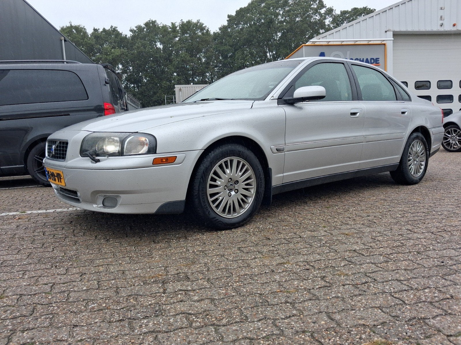 Volvo S80 2.4 170PK 2005 Grijs, Auto's, Voorwielaandrijving, 1800 kg, Zwart, Particulier