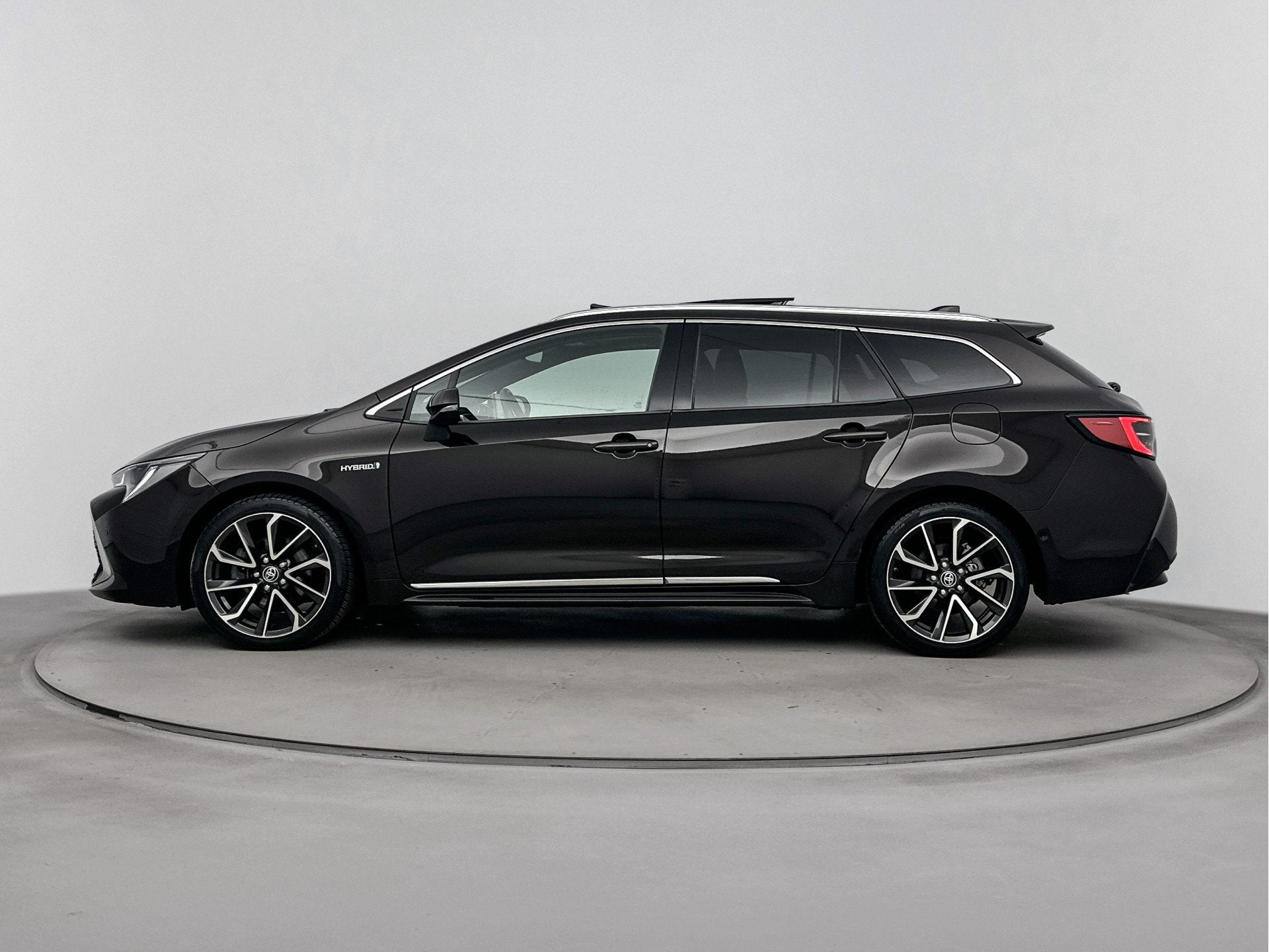 Toyota Corolla Touring Sports 2.0 Hybrid Executive JBL | Pan, 450 kg, Gebruikt, 4 cilinders, Corolla
