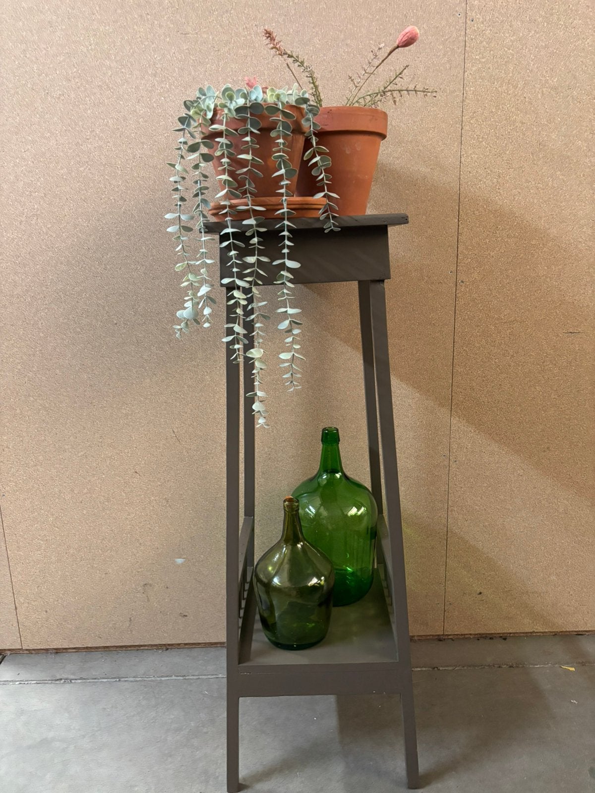 Brocante Plantentafel, Studio Larilo, Zo goed als nieuw, Sportstraat 6 Kerkrade, Studiolarilo@gmail.com