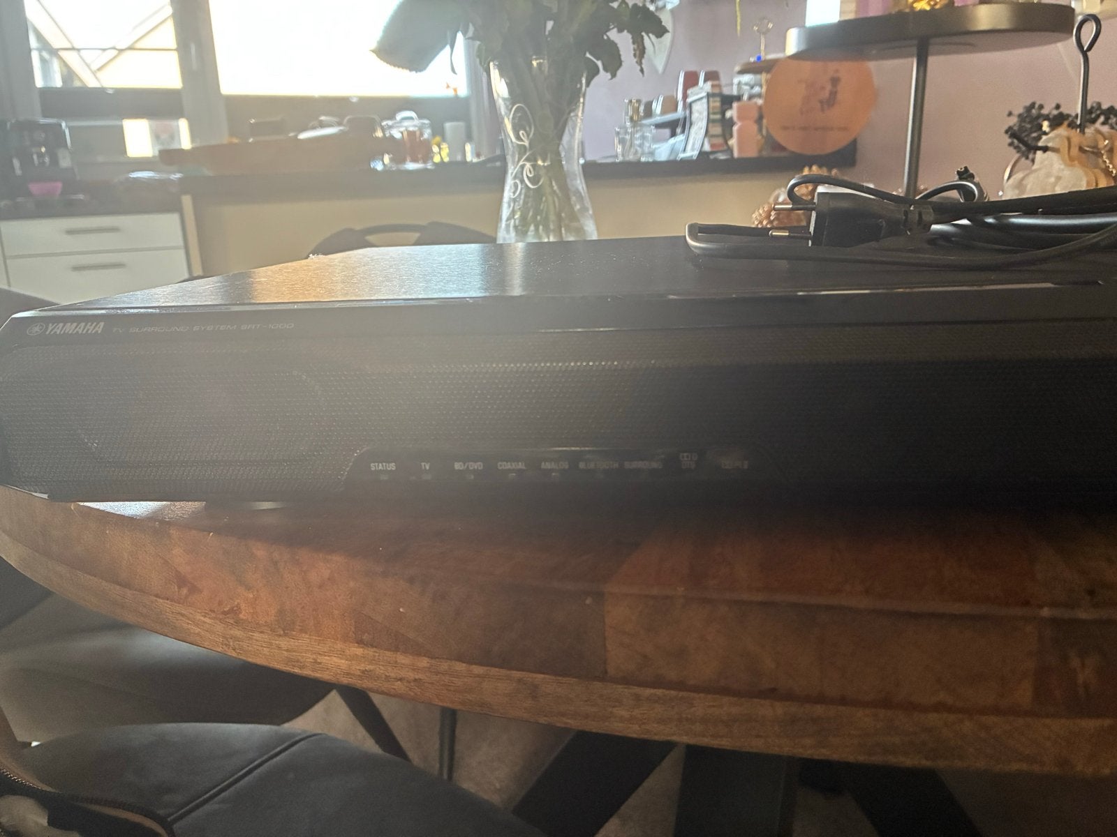 Yamaha SRT-1000 Soundbar met Bluetooth en optische kabel