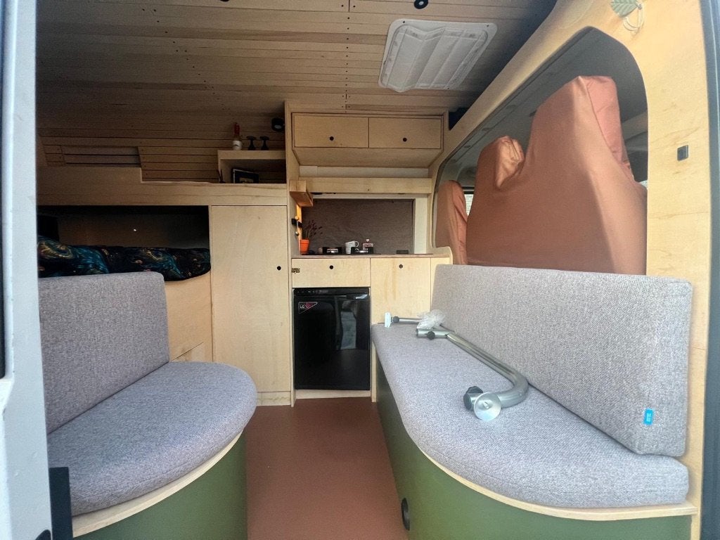 Ruime 2+1 Peugeot L2 buscamper - 2015, klaar voor vertrek!, Caravans en Kamperen, Campers, Overige merken, Buscamper of Camperbus