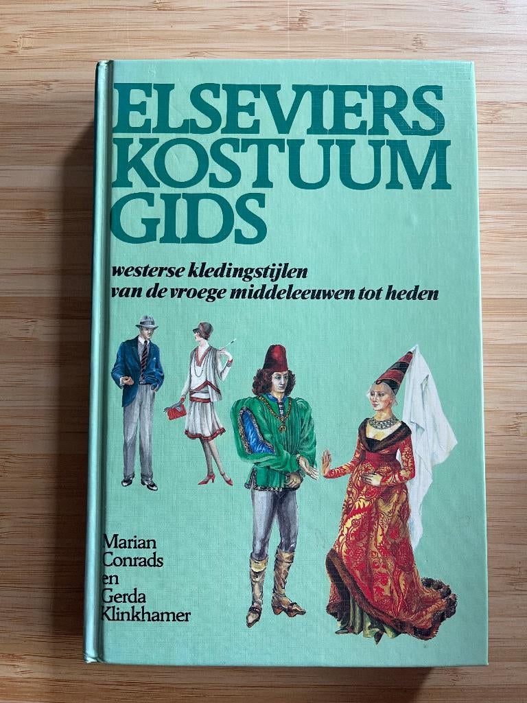 Elseviers kostuumgids Marion Conrads en Gerda Klinkhamer, Ophalen of Verzenden, Gelezen, Mode algemeen