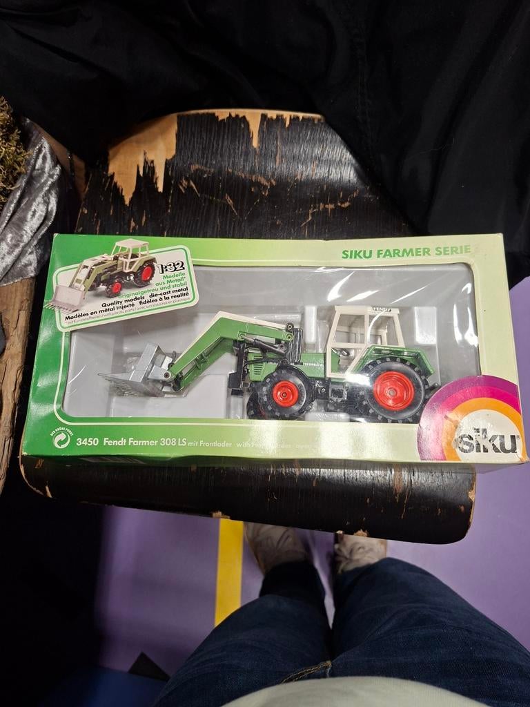 Siku Fendt 1:32 - Leuk voor verzamelaar!, Hobby en Vrije tijd, Modelauto's | 1:32, Ophalen of Verzenden, Zo goed als nieuw, Auto