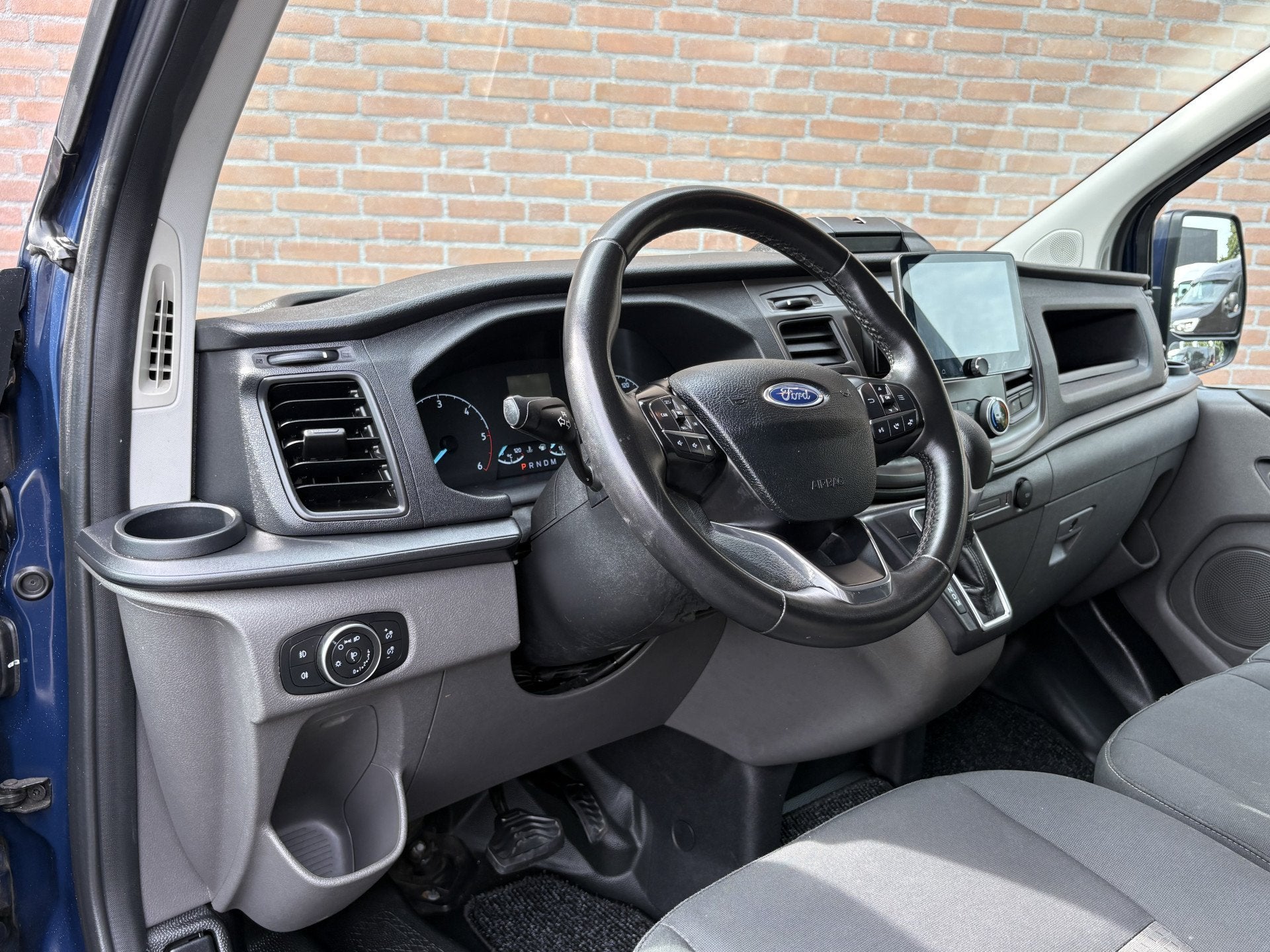 Foto 2 van Ford Transit Custom 2.0TDCI 130PK Automaat Lang / Carplay /
