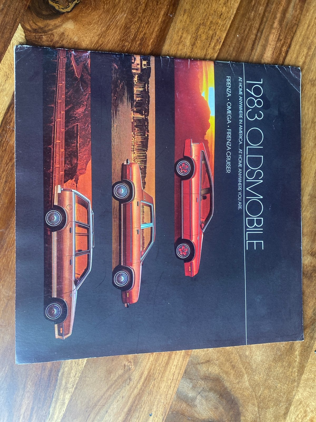 1983 Oldsmobile Brochure - Zeldzaam Auto Promotiemateriaal, Ophalen of Verzenden, Gelezen, Overige merken