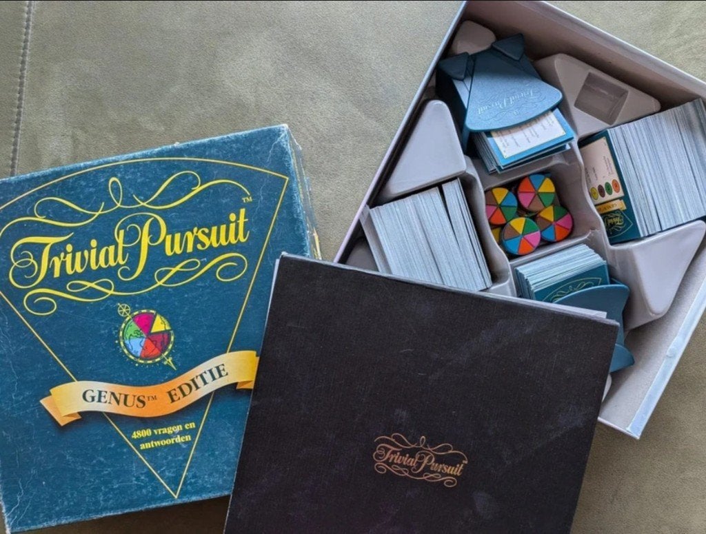 Trivial Pursuit Genus Editie – Bordspel (Compleet), Hobby en Vrije tijd, Ophalen of Verzenden, Gebruikt
