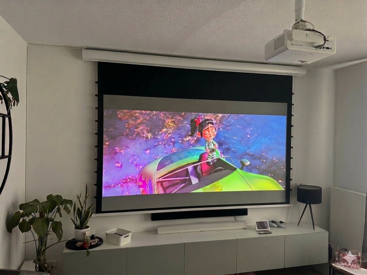 BenQ TK710STi 4K laser beamer + scherm 230 cm, Ophalen of Verzenden, Zo goed als nieuw, LED, Ultra HD (4K)