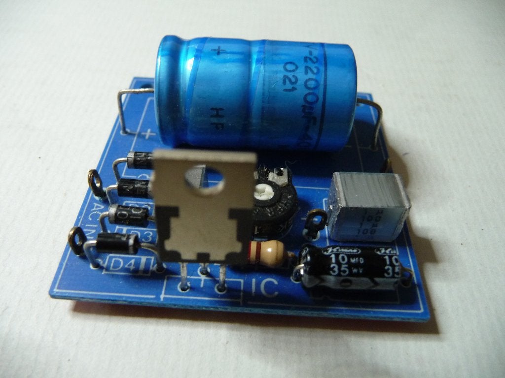 Velleman P1823 power supply/voltage regulator. Verzenden kan, Verzenden, Nieuw