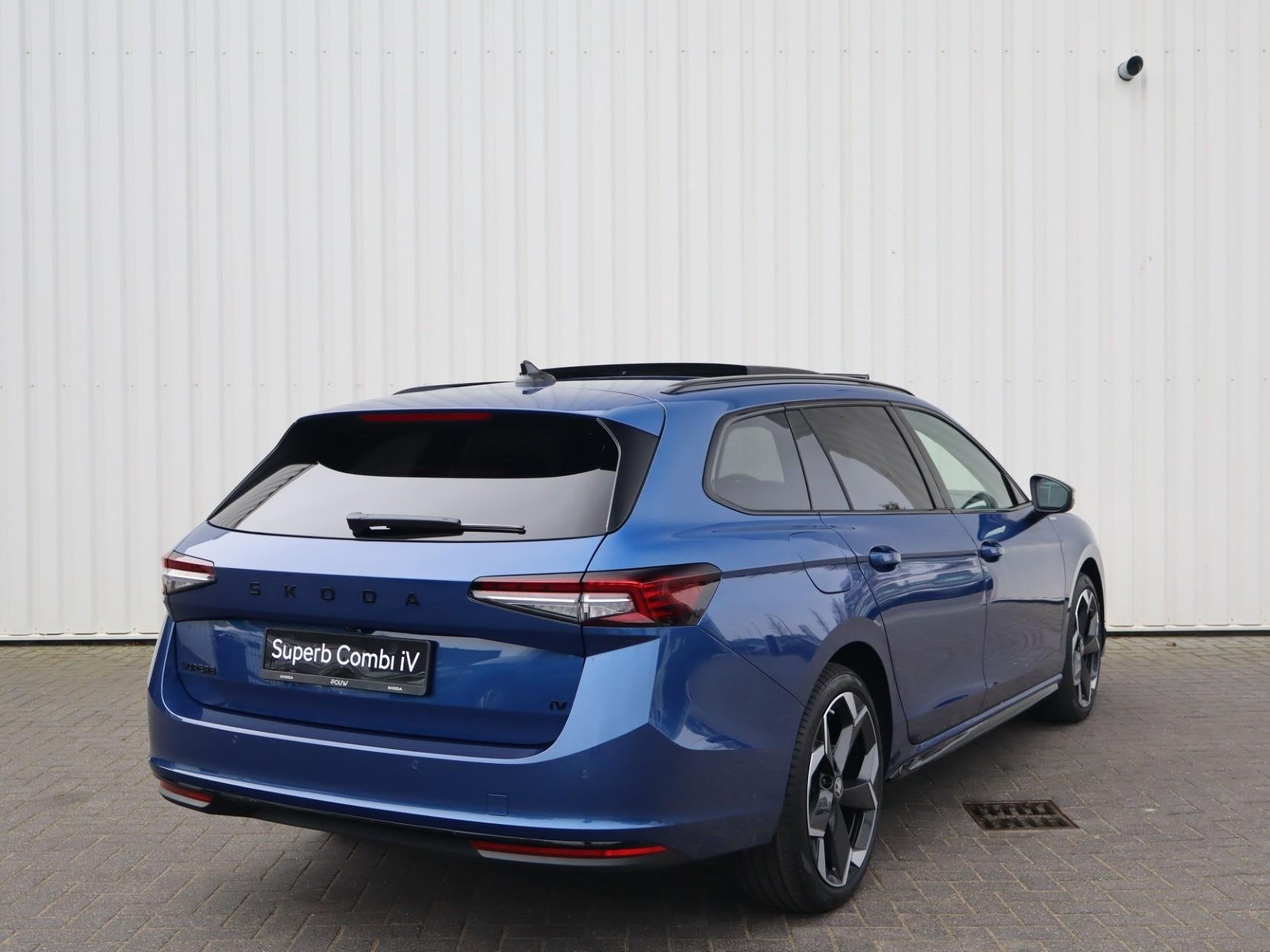 Skoda Superb Combi 1.5 TSI PHEV Sportline Business | Winter, Auto's, 12 maanden, 1498 cc, 4 cilinders, Blauw
