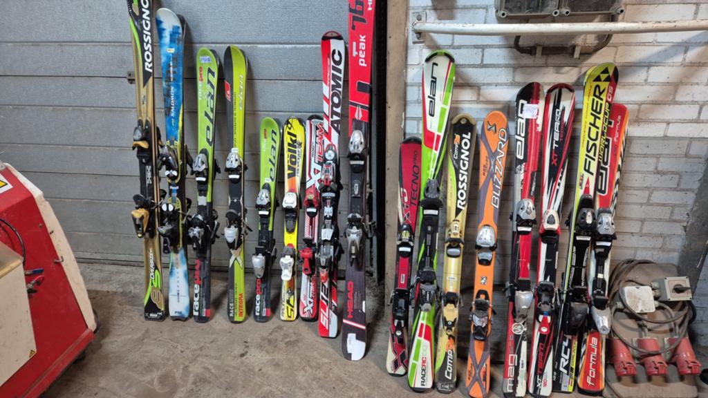 Partij ski's - Decoratie of piste (gedateerd), 160 tot 180 cm, Gebruikt, Skiën, Ski's