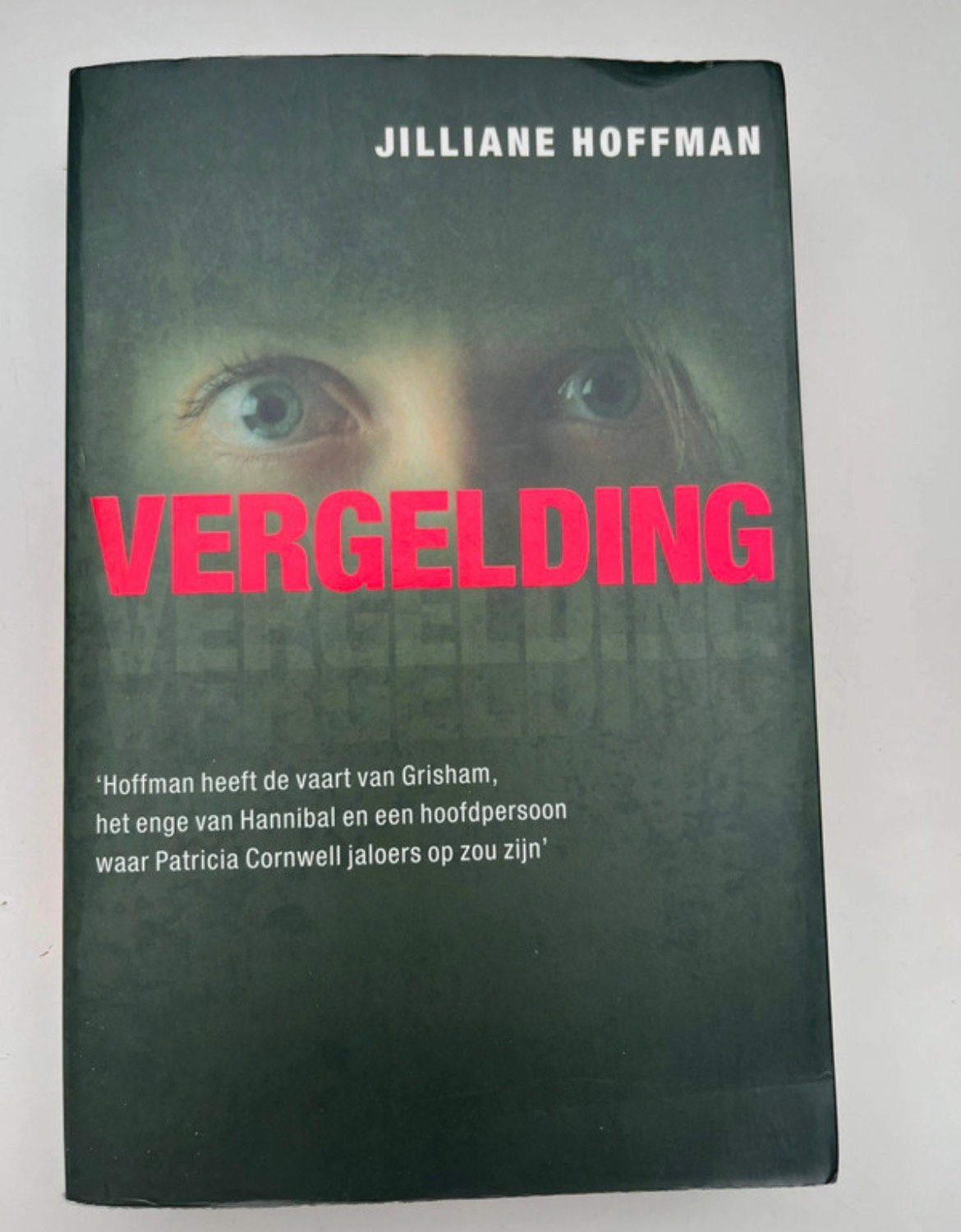 Boek: Vergelding - Jilliane Hoffman, Ophalen of Verzenden, Gelezen