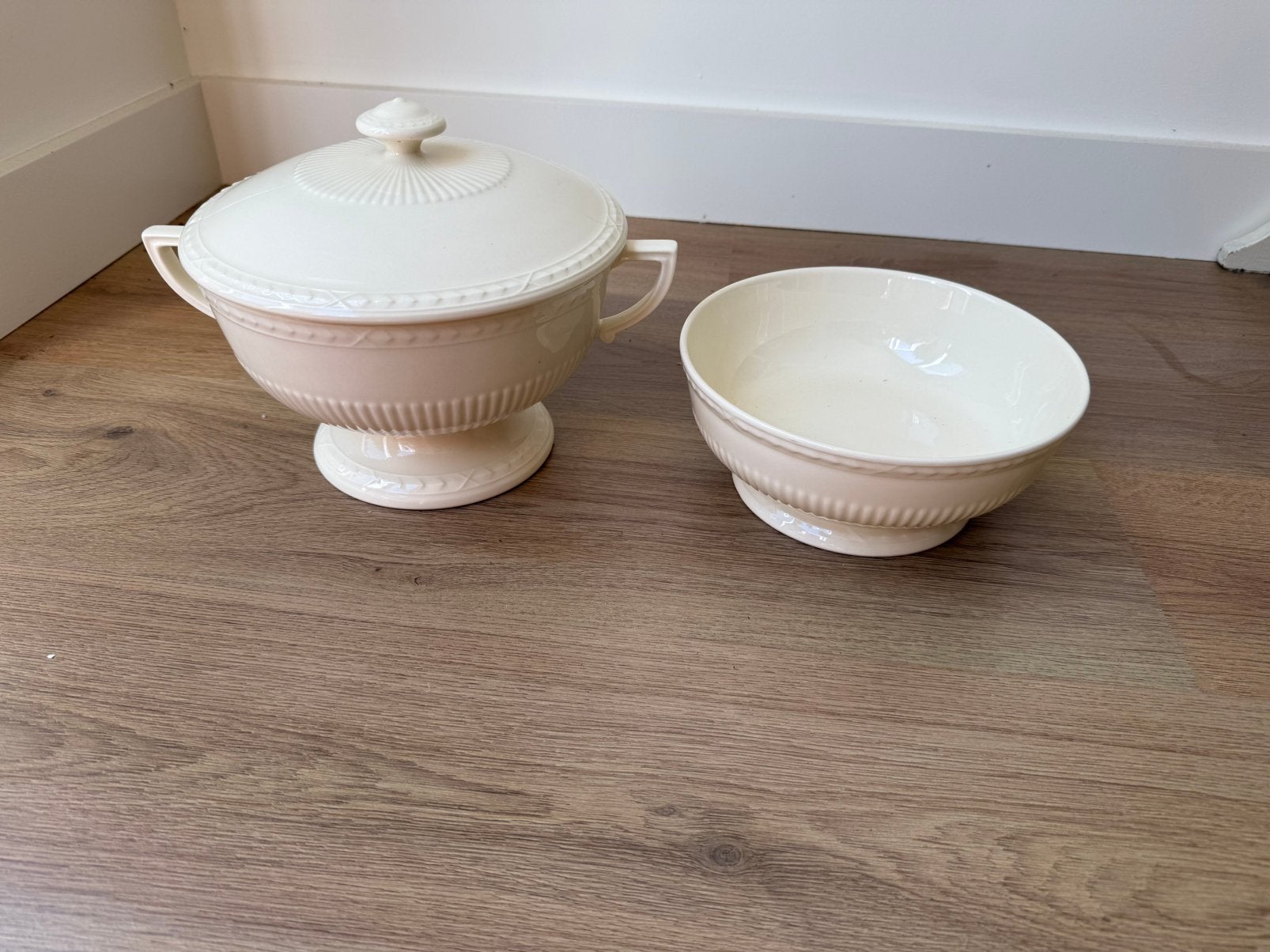 Servies schaal en borden, Ophalen