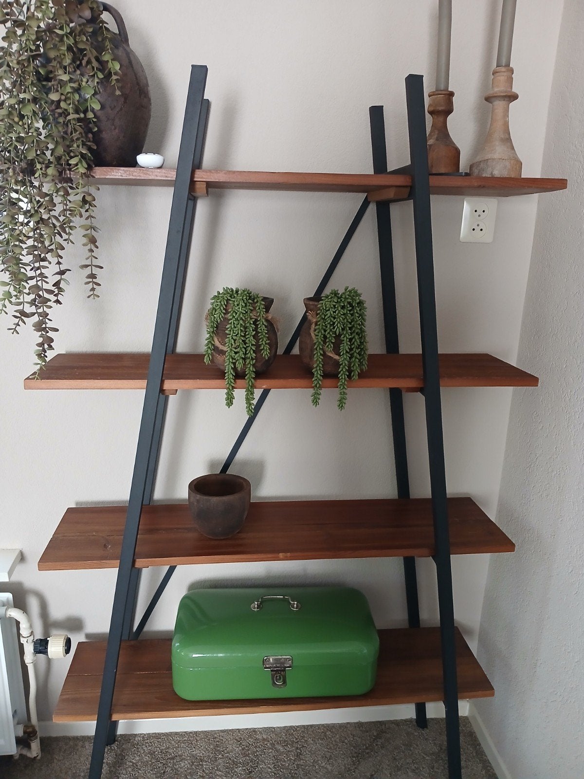 Lichtgewicht en praktische kast - 160 cm hoog, 1 meter breed, Ophalen