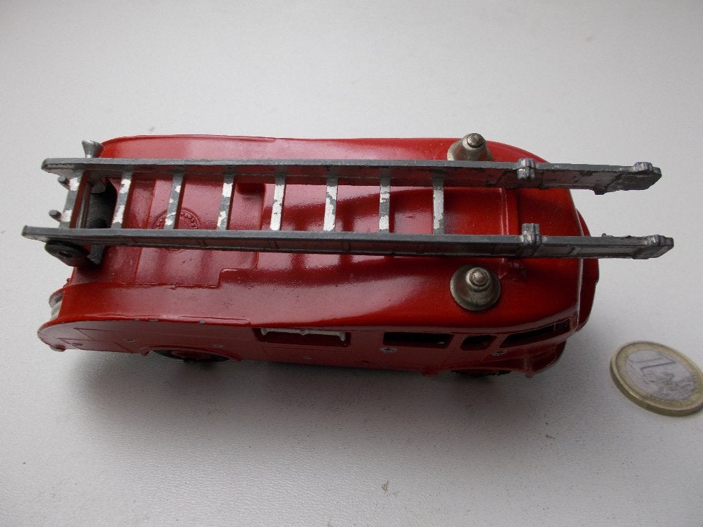 1961 Dinky SuperToys 955 FIRE ENGINE (Gerestaureerd.), Ophalen of Verzenden, Gebruikt, Bus of Vrachtwagen, Dinky Toys
