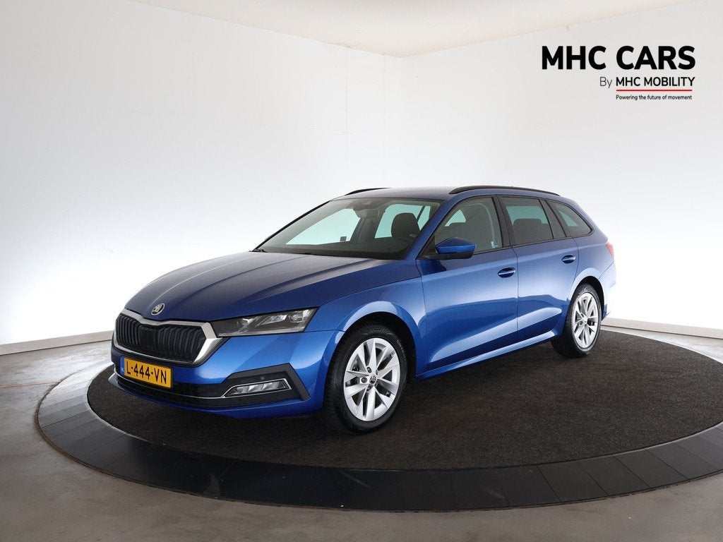 Skoda Octavia Combi 1.5 TSI First Edition | Navi | Clima | T, 21 km/l, Stof, 150 pk, Blauw