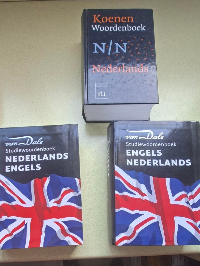Woordenboeken, Ophalen of Verzenden, Zo goed als nieuw, Van Dale, Nederlands