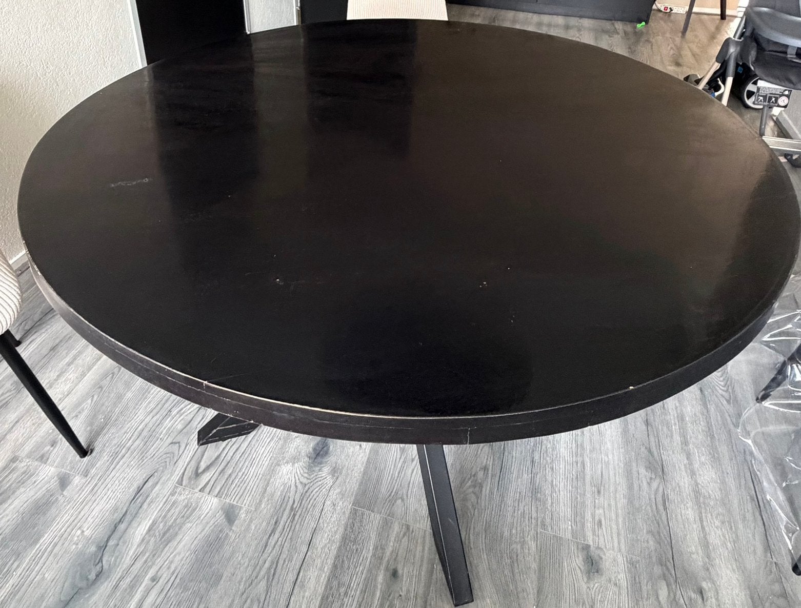 Mangohout zwart ronde eettafel, Huis en Inrichting, Ophalen, Zo goed als nieuw, Rond, 100 tot 150 cm