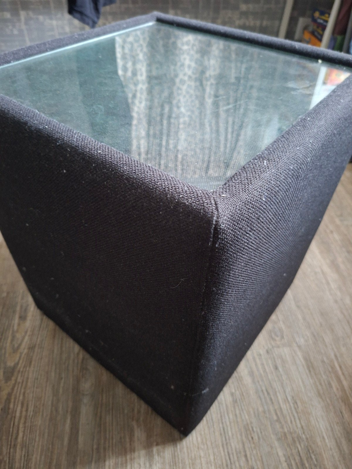 nachtkastje zwart stof met glasplaat , hocker zwart, Ophalen, Minder dan 50 cm, Gebruikt, Vierkant