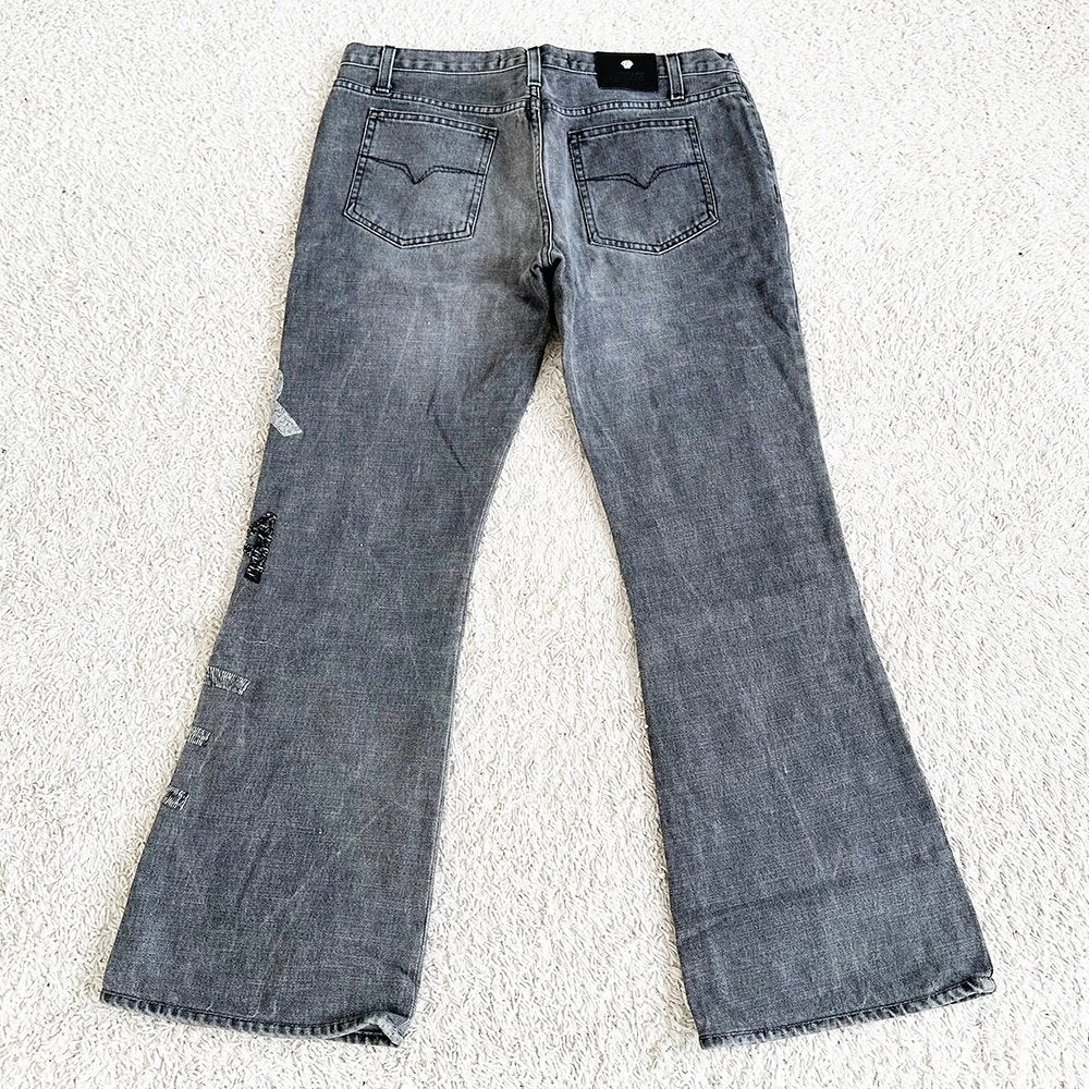 Zeer Mooie Versace Flared Spijkerbroek -97 (Size 32) € 199,-, Ophalen of Verzenden, Zo goed als nieuw, Grijs, W30 - W32 (confectie 38/40)
