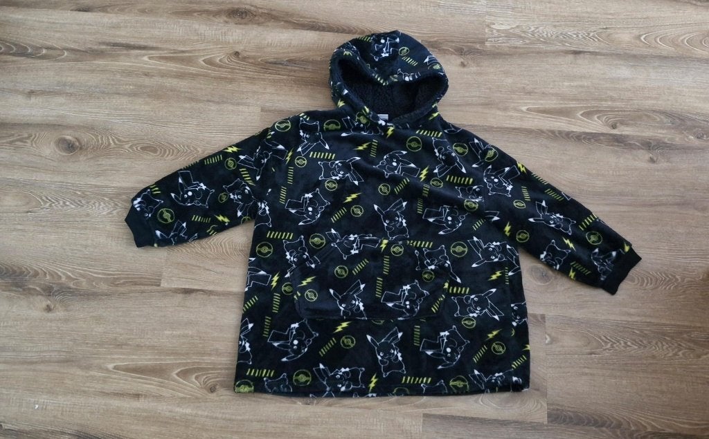 Pokémon Snuggle Hoodie – maat 122-140, Ophalen of Verzenden, Zo goed als nieuw, Jongen, Trui of Vest