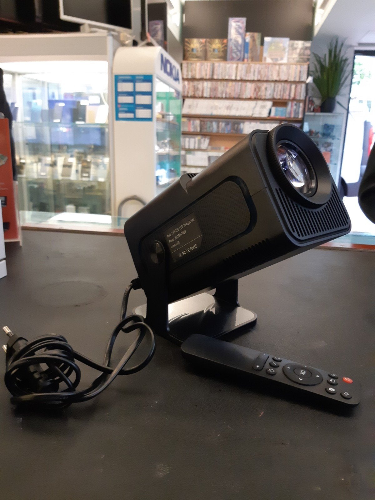 Mini LED Beamer Projector met Afstandsbediening - Zwart, Audio, Tv en Foto, Beamers, Ophalen, Onbekend, LED, Zo goed als nieuw