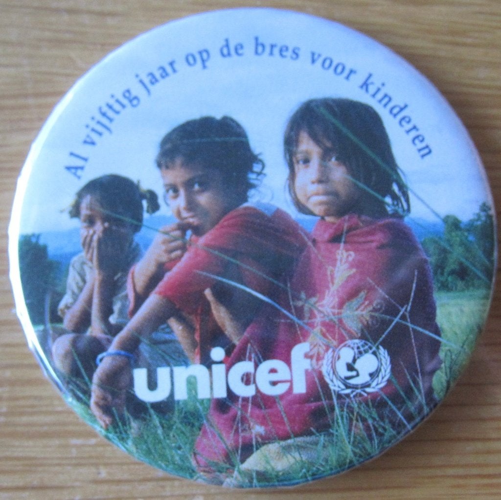 button van Unicef - vijftig jaar, Ophalen of Verzenden, Zo goed als nieuw, Merk, Button