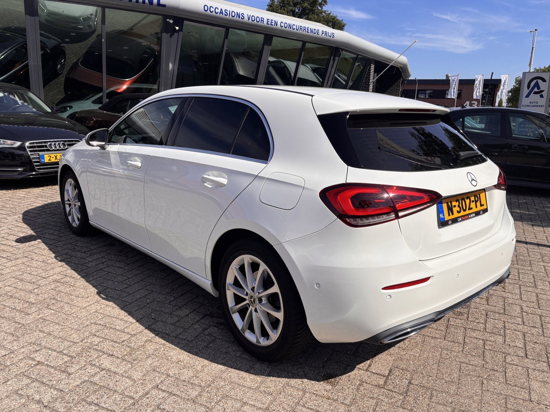 Mercedes-Benz A-klasse 200 Business Solution AMG, Carplay, L, Auto's, Gebruikt, Euro 6, 4 cilinders, Leder