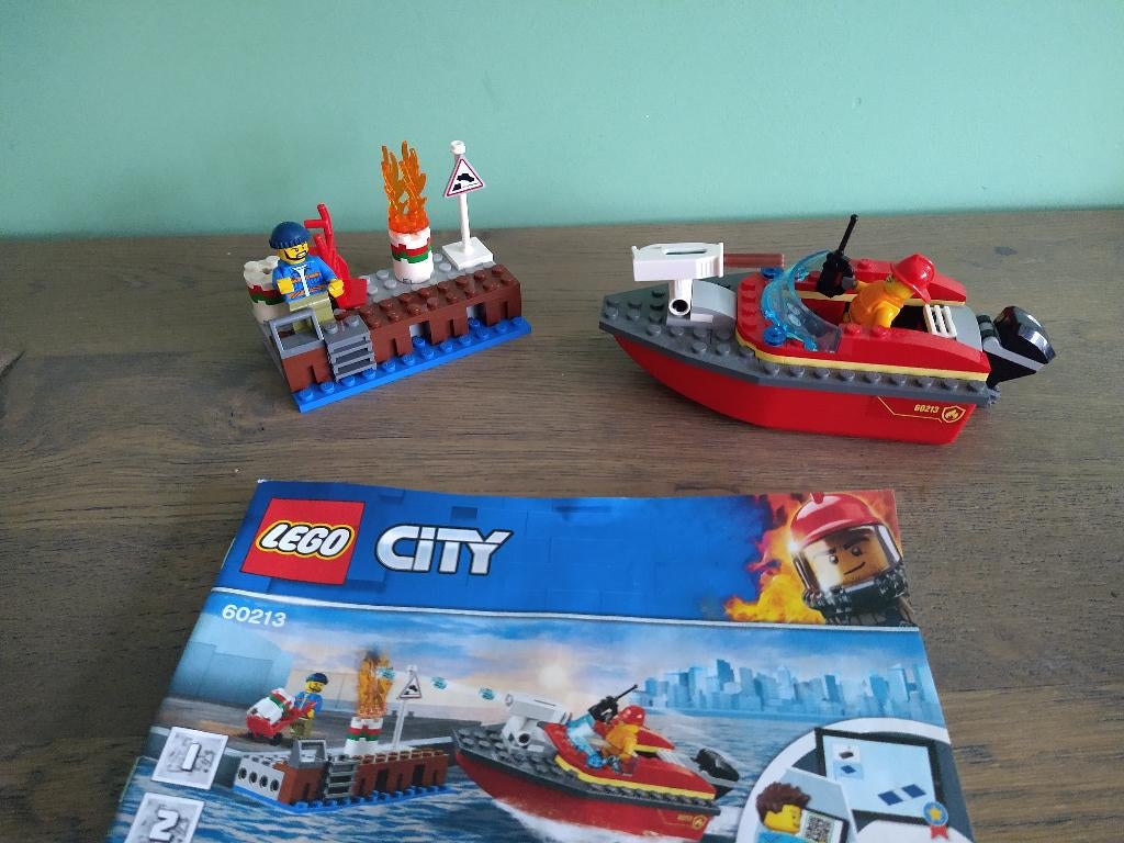 Lego City 60213 brand aan de kade blusboot, Compleet, City, Lego, Ophalen of Verzenden