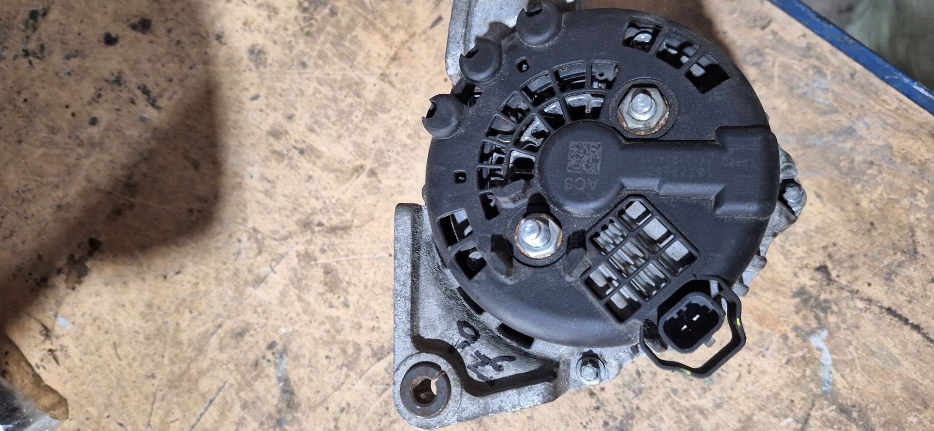 Originele Dynamo Opel Astra J Meriva B 1.7 CDTi 100A 1357966, Gebruikt, -, -, Opel