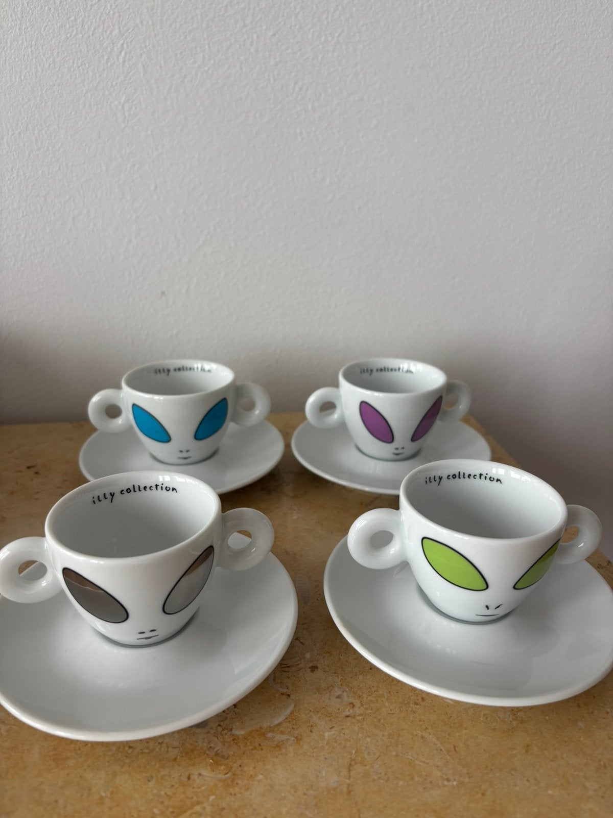 Illy espresso kopjes met suikerpot, Ophalen of Verzenden, Nieuw, Porselein, Kop en/of schotel