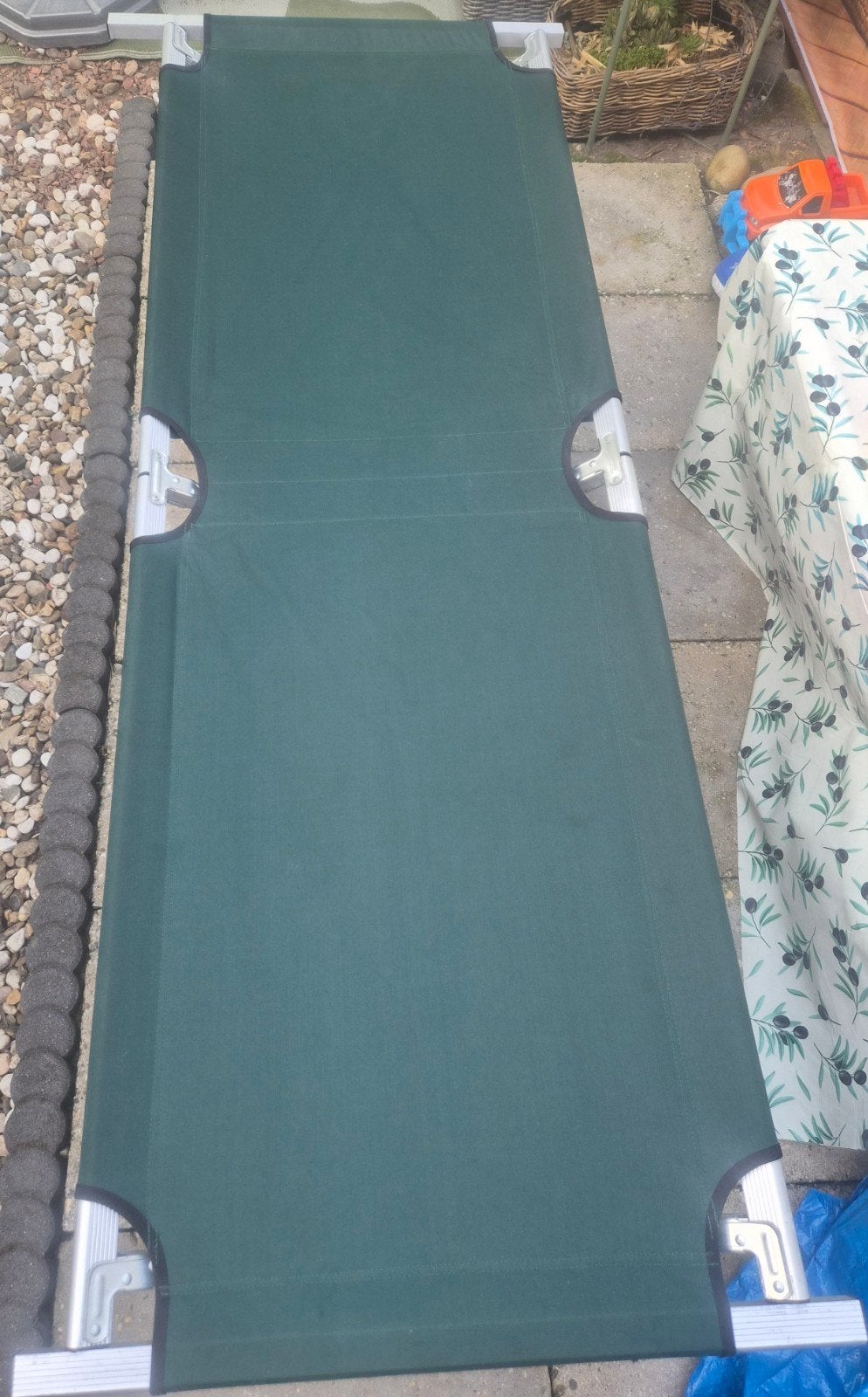Kampeerbed / legerbed 189x64x42 cm zo goed als nieuw, Ophalen of Verzenden, Zo goed als nieuw