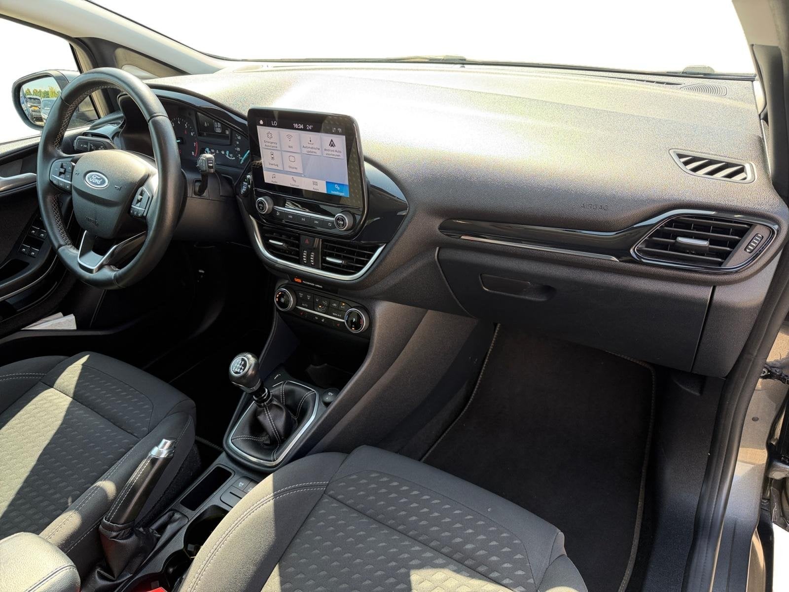 Ford Fiesta 1.0 EcoBoost Titanium | Dealer onderhouden | Win, Auto's, Ford, 12 maanden, Stof, Gebruikt, Handgeschakeld