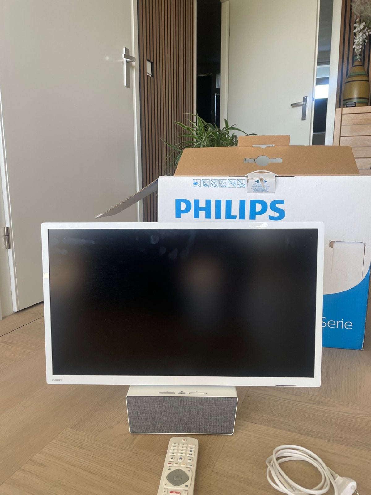 Mooie philips smart tv 24 inch.