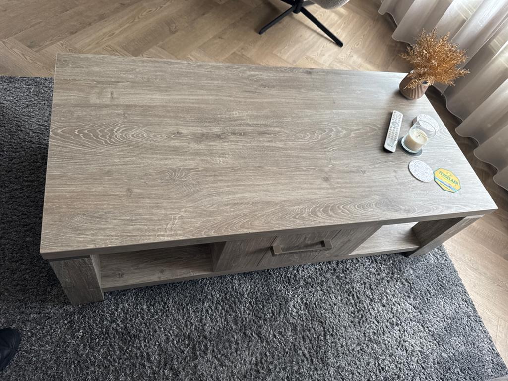 Massief houten salontafel met opberglade, Ophalen, 100 tot 150 cm, 50 tot 100 cm, Zo goed als nieuw