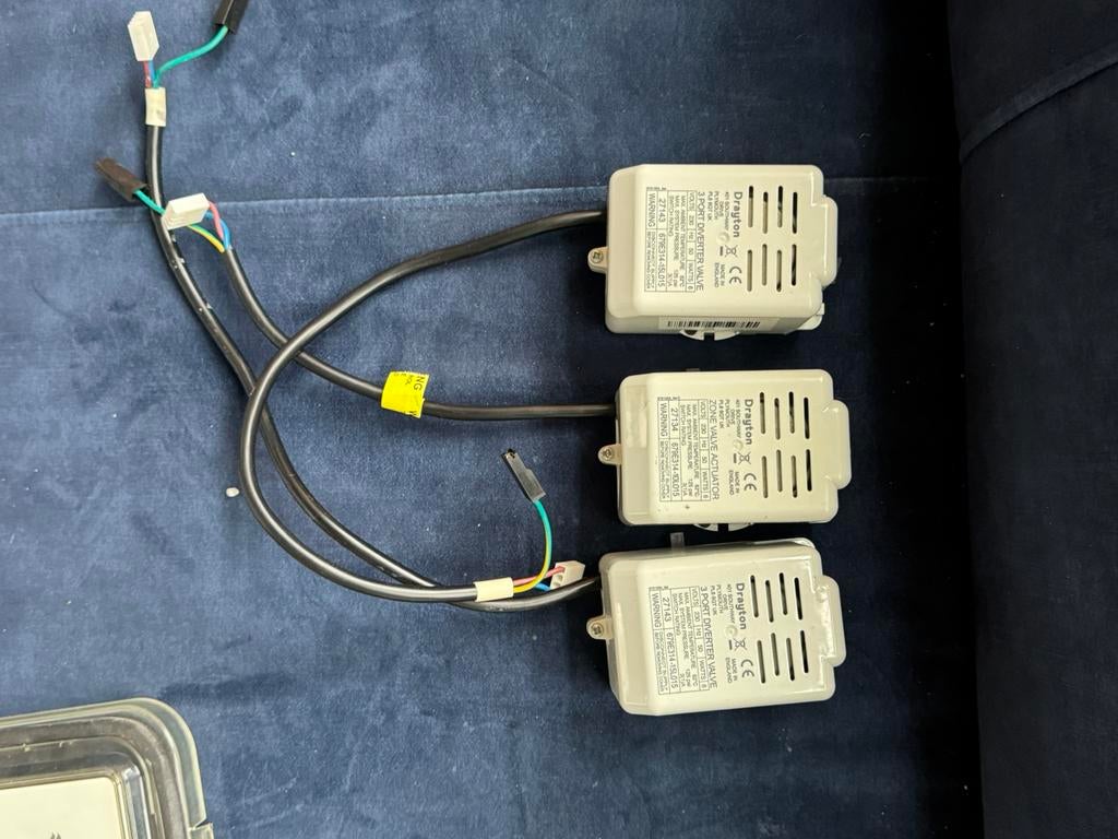 Itho Daalderop driewegklep 3x, Doe-het-zelf en Verbouw, Verwarming en Radiatoren, Ophalen of Verzenden, Zo goed als nieuw, Minder dan 60 cm