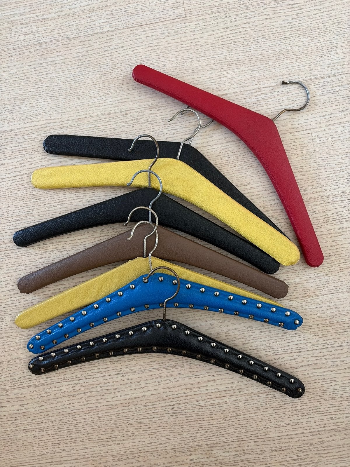 Set van 7 Kledinghangers - vintage, Ophalen of Verzenden, Gebruikt, Kunststof, Kinderen en Volwassenen