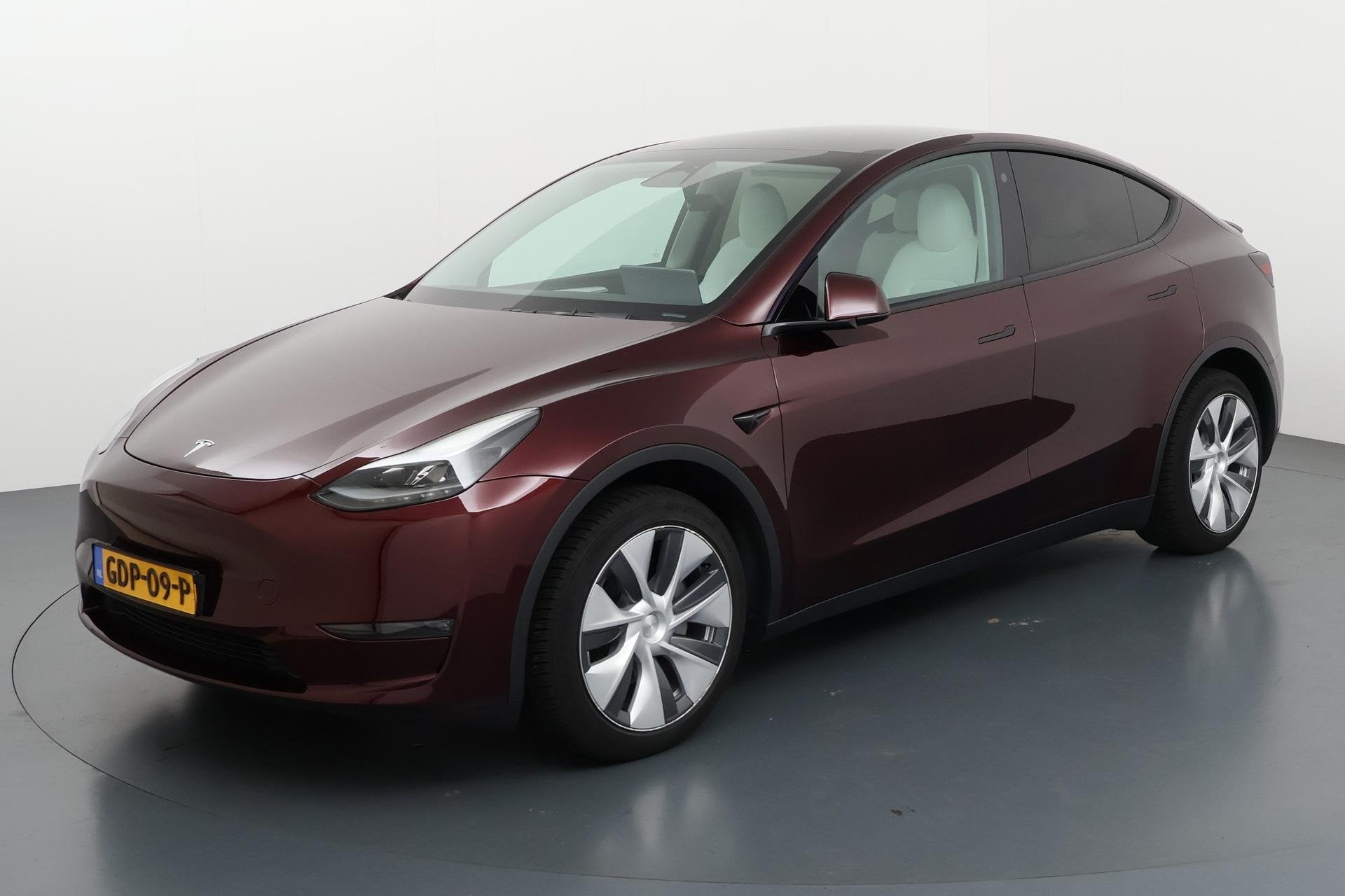 Tesla Model Y Long Range AWD 75 kWh - 94% SoH, Pano, Stoelve, Auto's, Automaat, Stof, Gebruikt, 495 min