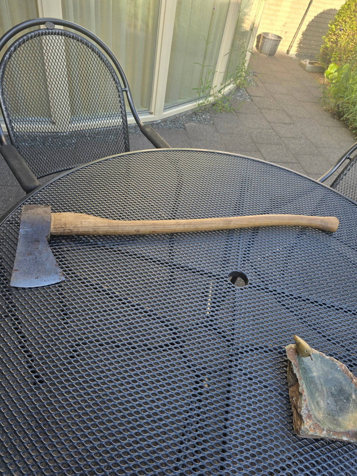 Oude bijl met houten steel - Vintage gereedschap, Ophalen, Gebruikt, Overige typen