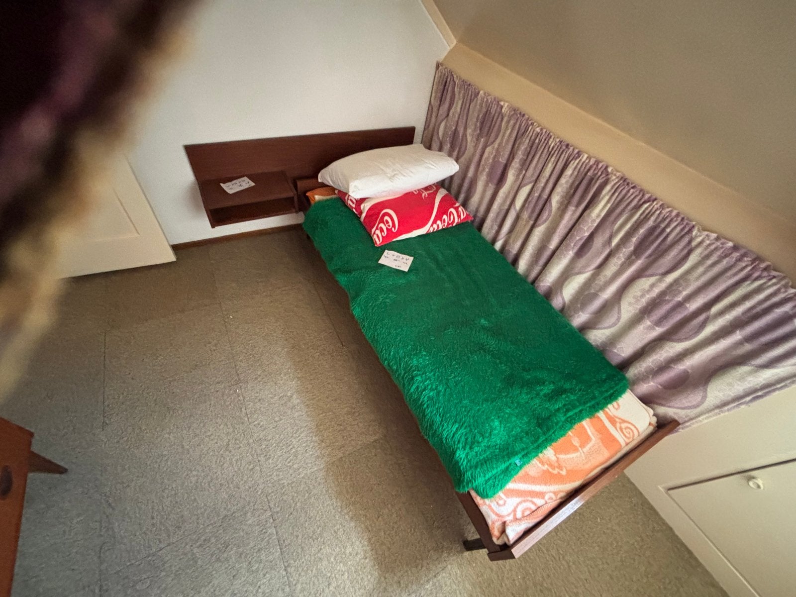 Vintage Slaapkamer Meubels: Bed, Kledingkast, Ladekast, Huis en Inrichting, Ophalen