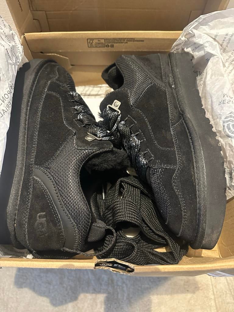 Zwarte UGG schoenen maat 39, Ophalen of Verzenden, Zo goed als nieuw, Zwart, Sneakers of Gympen