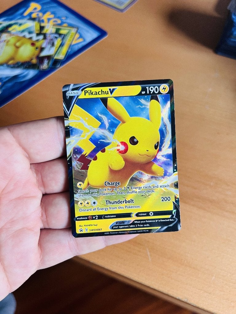 Pikachu V SWSH061 Promo Sword & Shield Pokemon, Verzenden, Zo goed als nieuw, Losse kaart, Foil