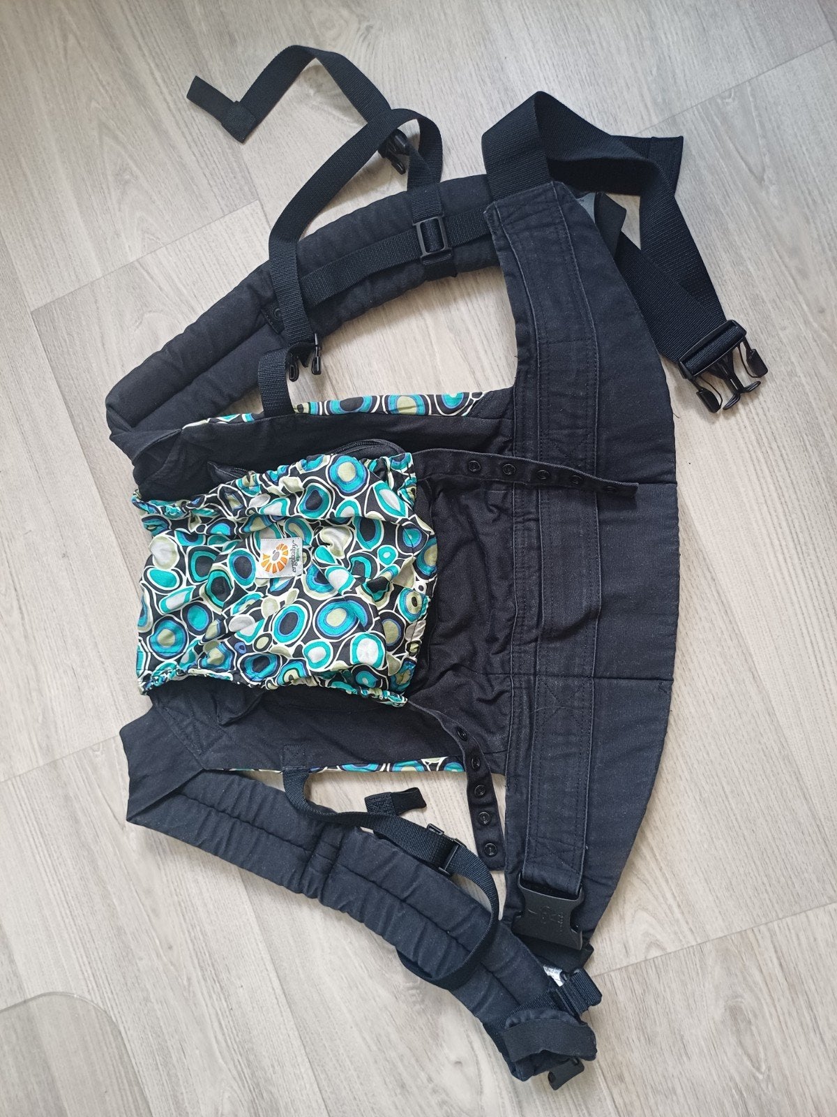 Ergobaby Draagzak met Vrolijk Patroon, Kinderen en Baby's, Babydragers en Draagdoeken, Gebruikt, Buik of Rug, Draagzak, Ophalen